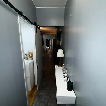 Fancy Apt Subway Crossing Street - Best Location
